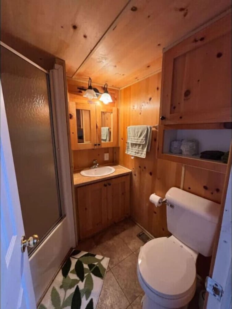Little Lantern Cabin