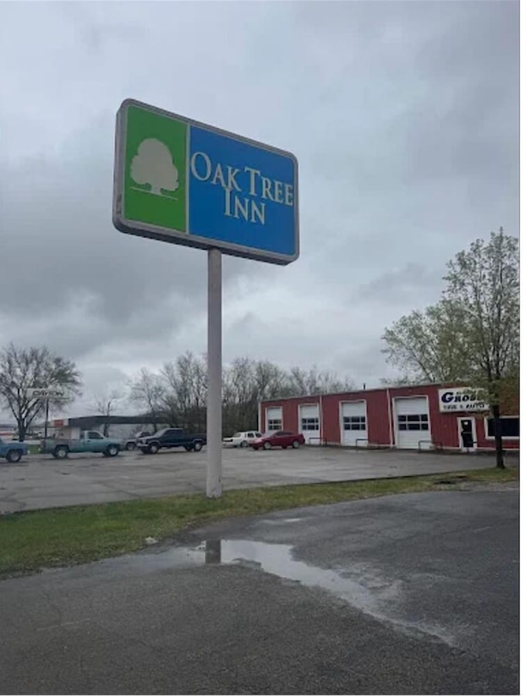 Oak Tree Inn