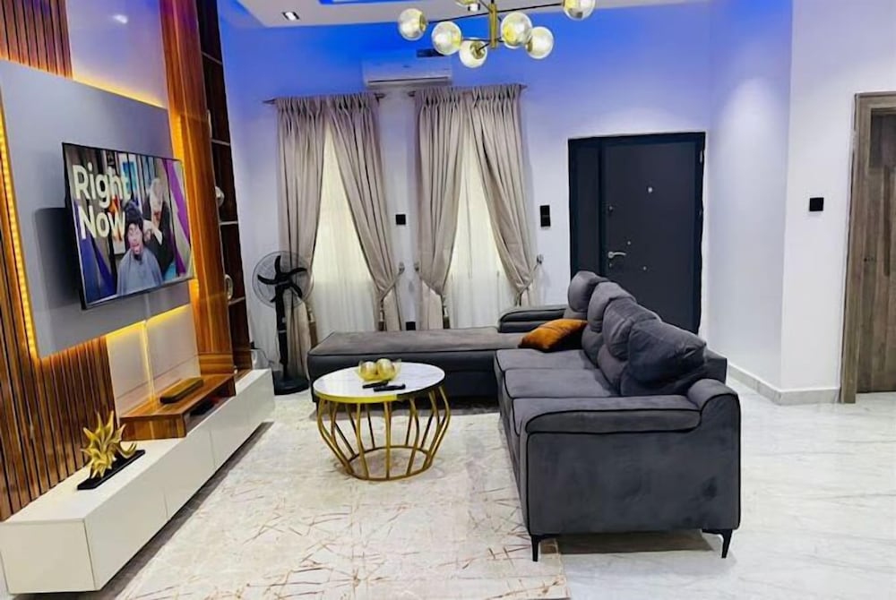 Royal Paradise Apartment