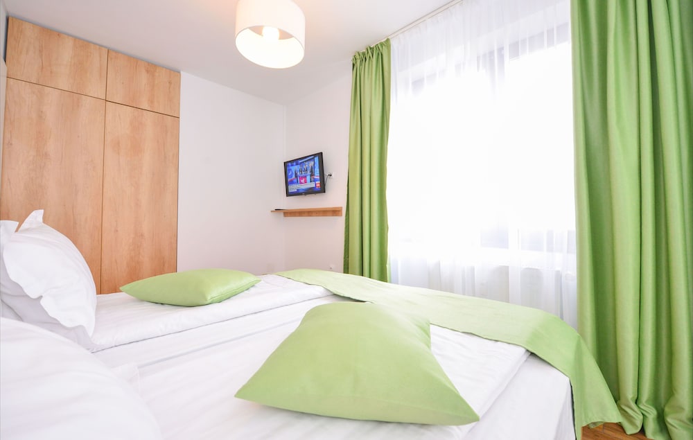 Sunshine Apartment - Cismigiu Gardens view 4