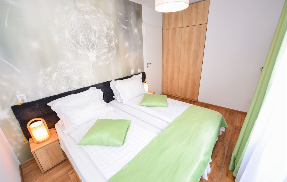 Sunshine Apartment - Cismigiu Gardens view 3