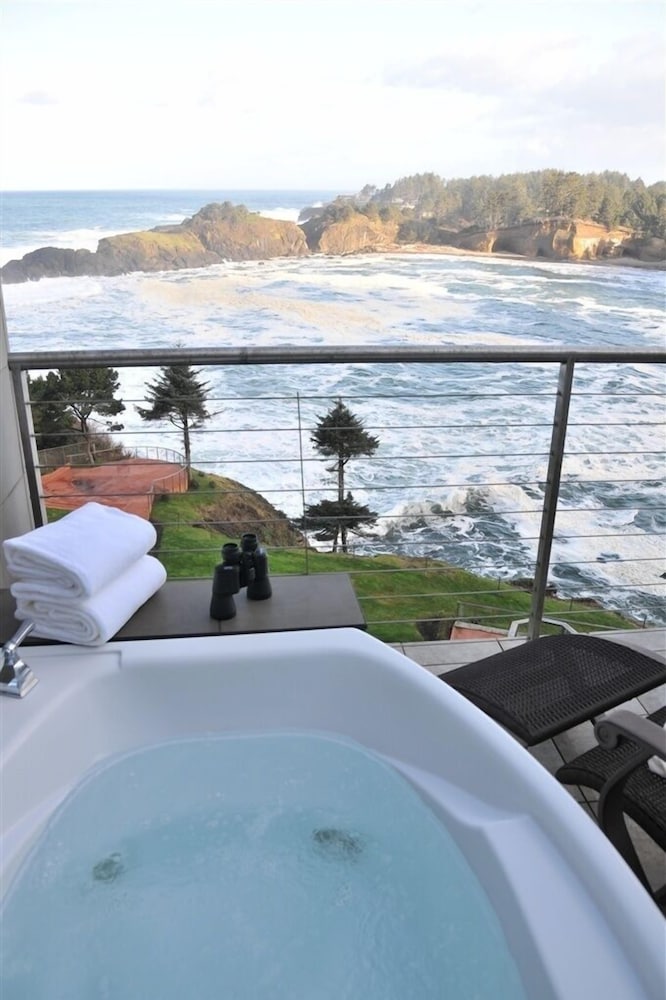 Whale Cove Inn