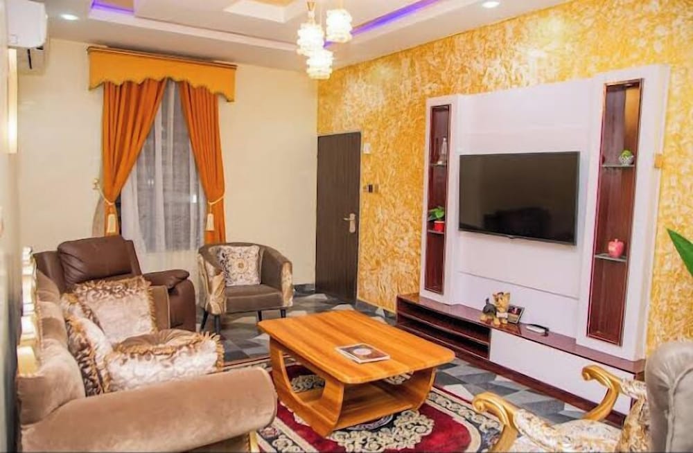 Daystar Luxury Apartment