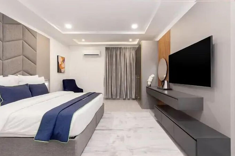 Blue Velvet Apartments