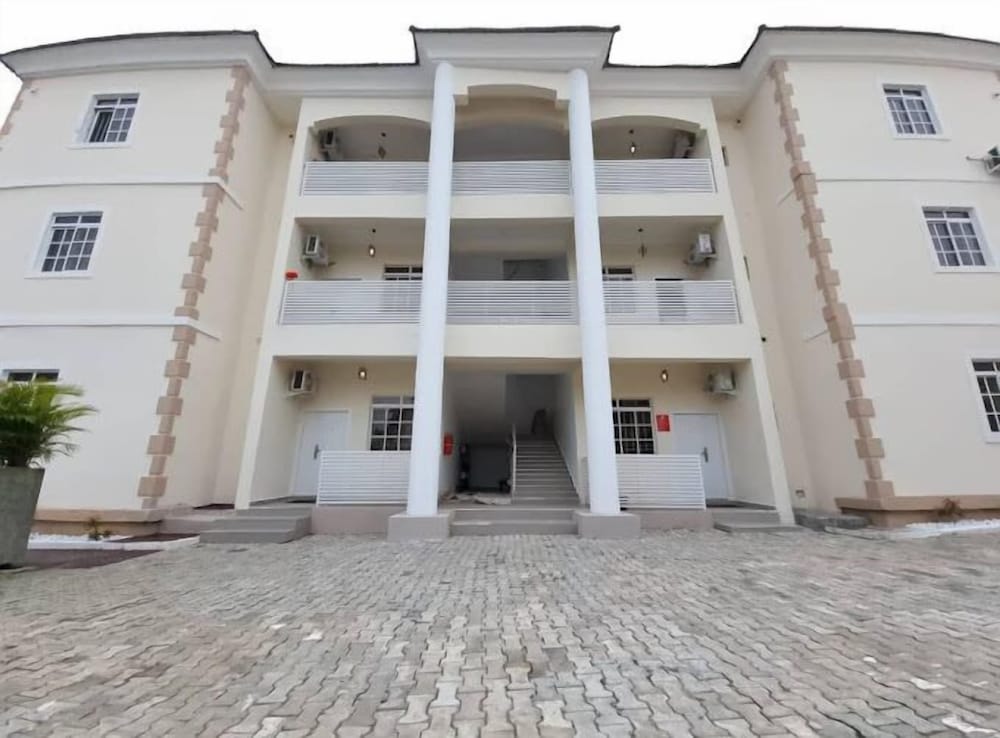 Fort Fountain Apartments