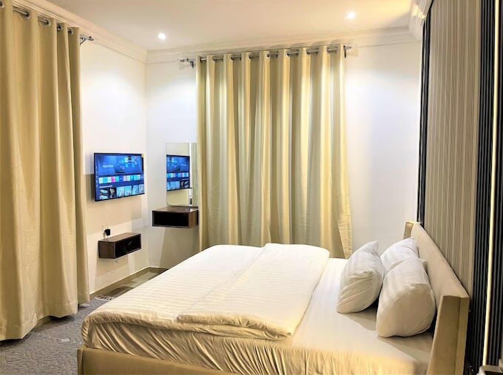 Amia Gold Luxury Apartment