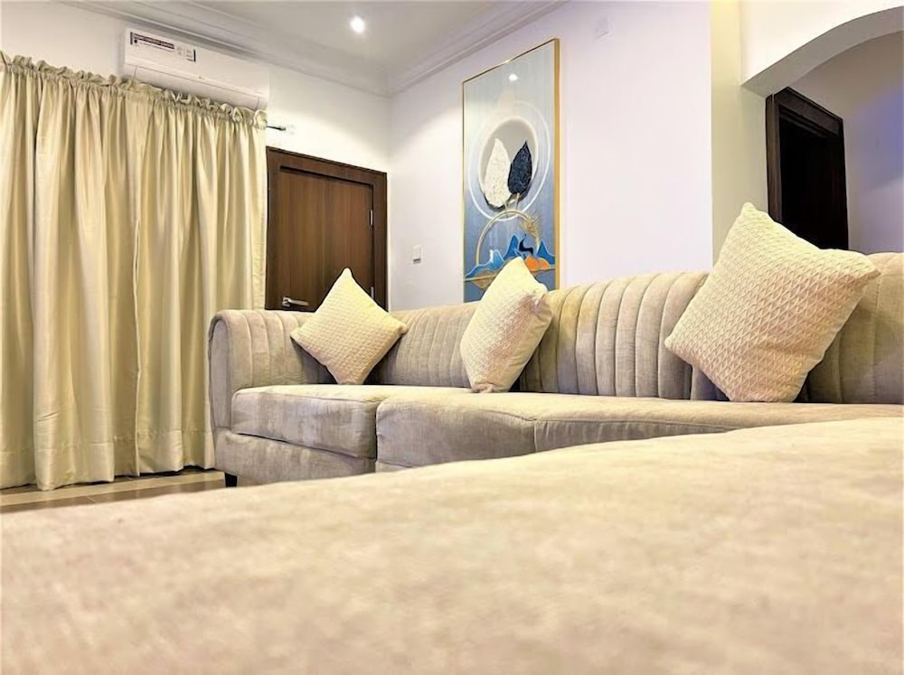 Amia Gold Luxury Apartment