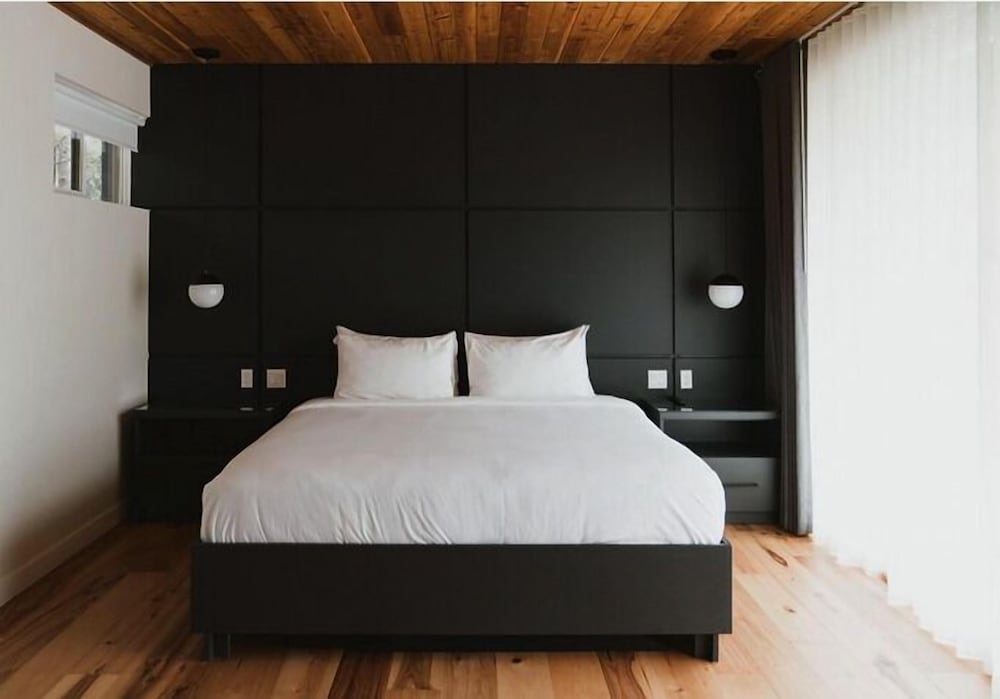 Tofino Vacations - Duffin Cove Oceanfront Lodging - Property Image 50