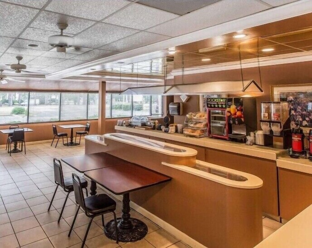Travelers Inn Douglas By OYO US-441