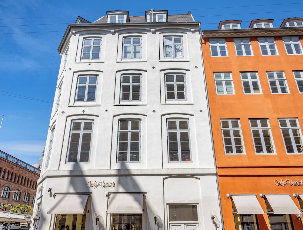 Sanders Regent - Bright 1 Bdr Apt