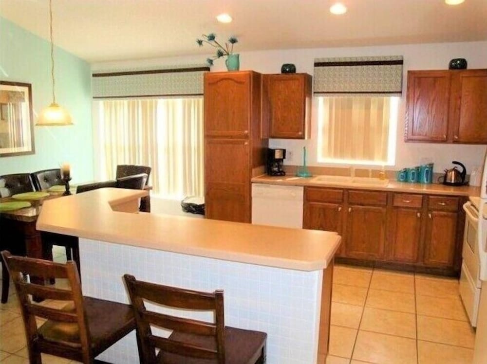 Daisy's Den - Five Bedroom Home