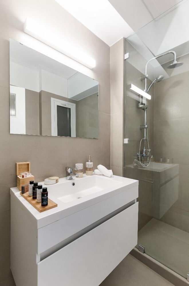 Parthenon Apartment