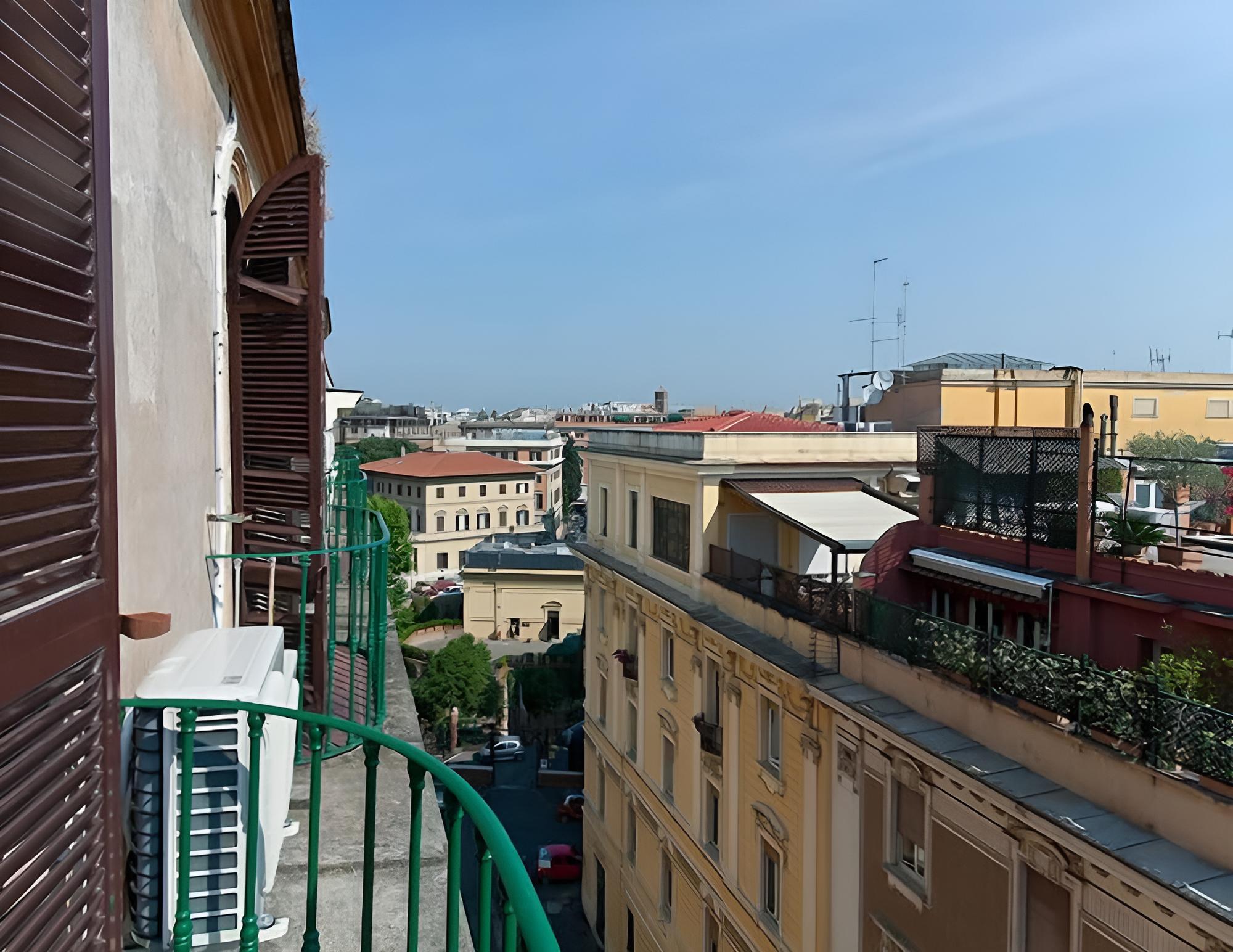 La Luna Romana