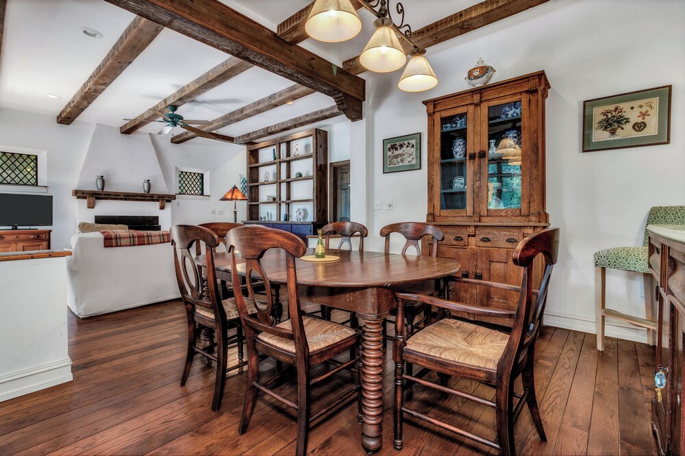 Wolf Creek House