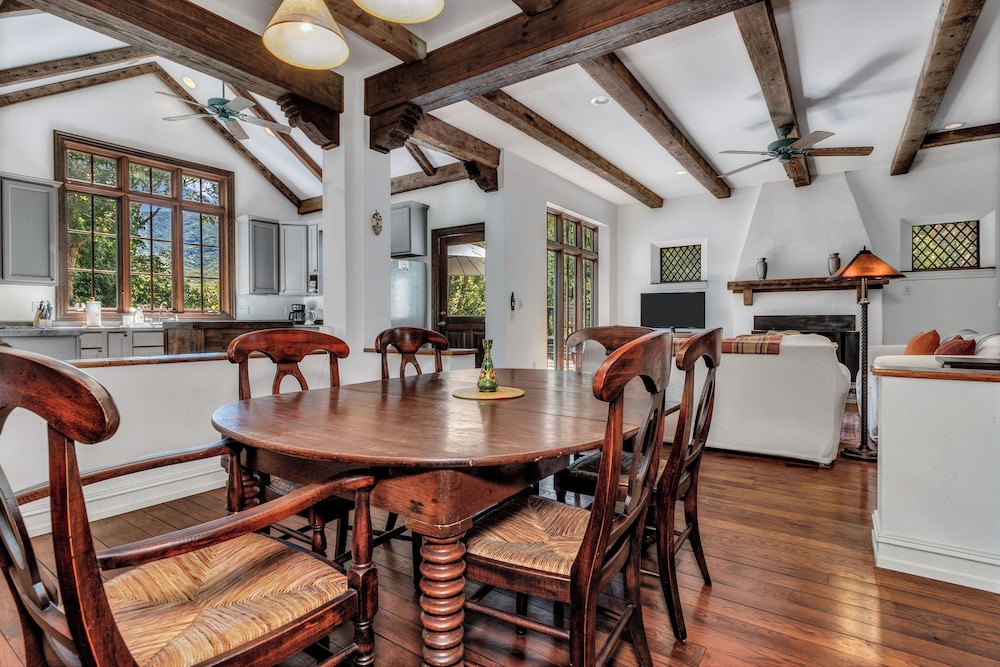 Wolf Creek House