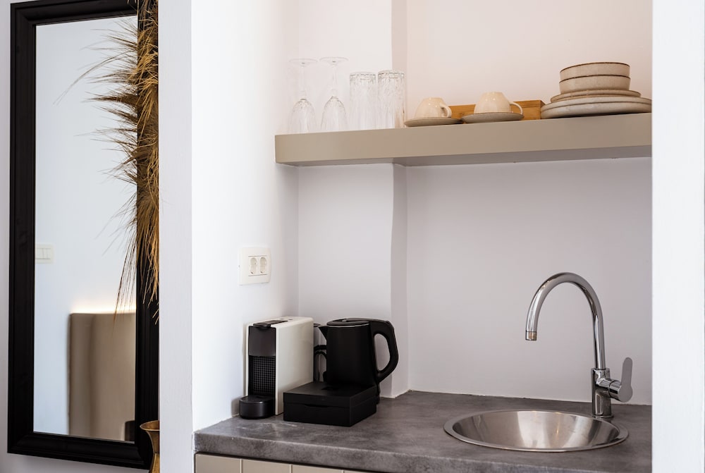 Mardanza Krokos Suites