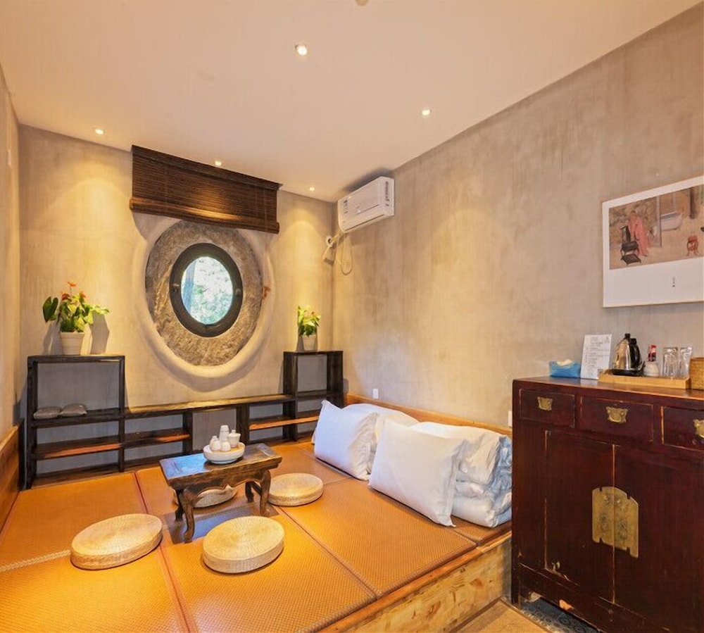 Lotus Mountain Boutique Inn