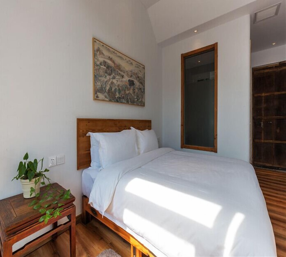 Lotus Mountain Boutique Inn