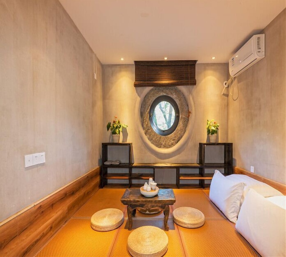 Lotus Mountain Boutique Inn