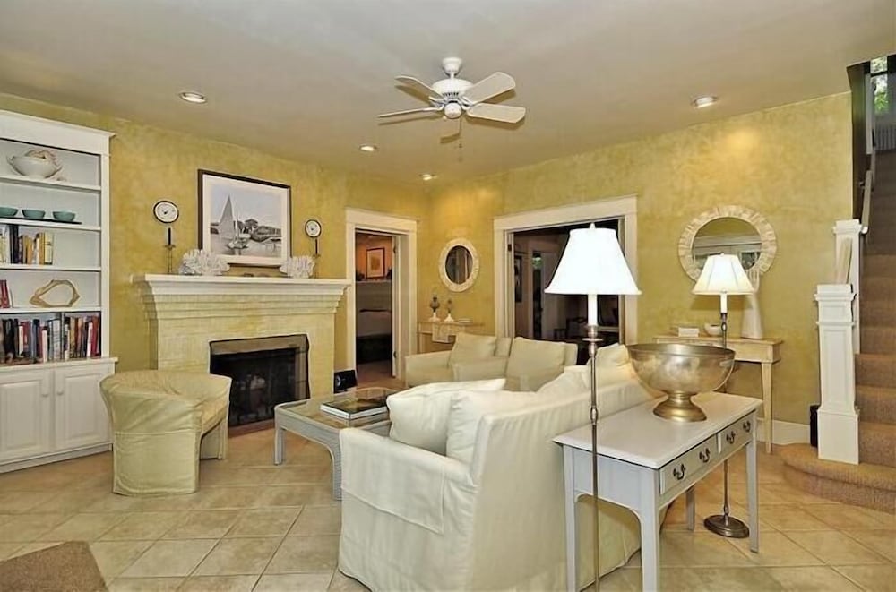 Lake Drive 125