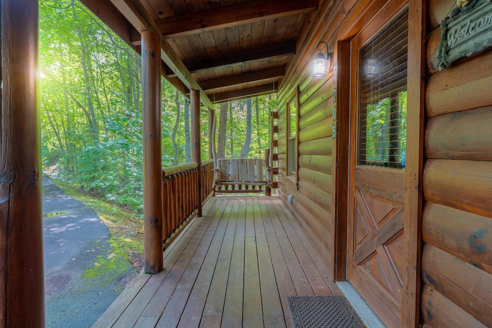 Rosey Bear 2 Bedroom Cabin