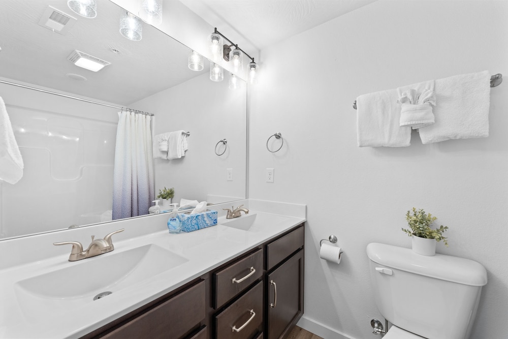 Cm132-6 -summer Breeze- Sleeps 17 6 Bedroom Home