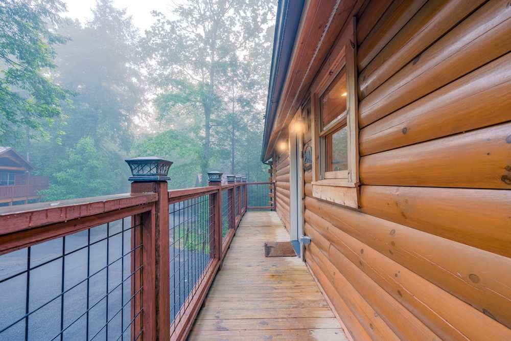 Misty Mountain Getaway - 2 bedroom 2 Cabin