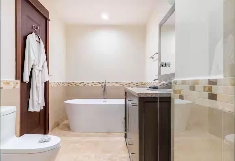3 Bedroom Condo in Croc's Casino Resort