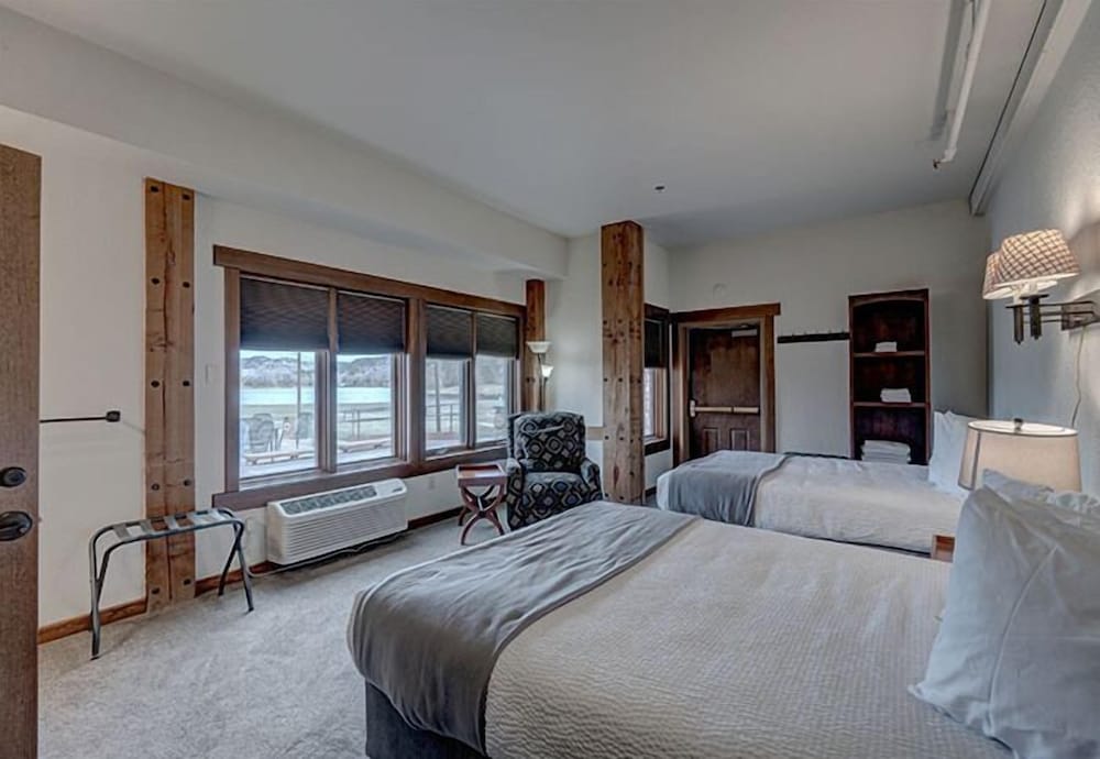 Canyon Lake Resort