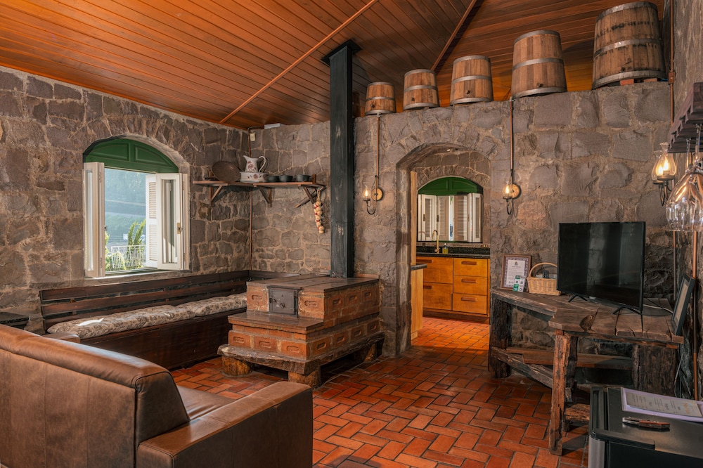 Casa de Pedra Mena Kaho