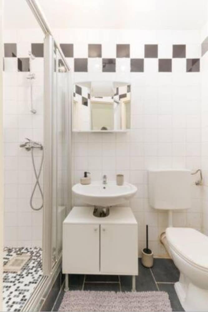 Designer Apartments - Near Danube