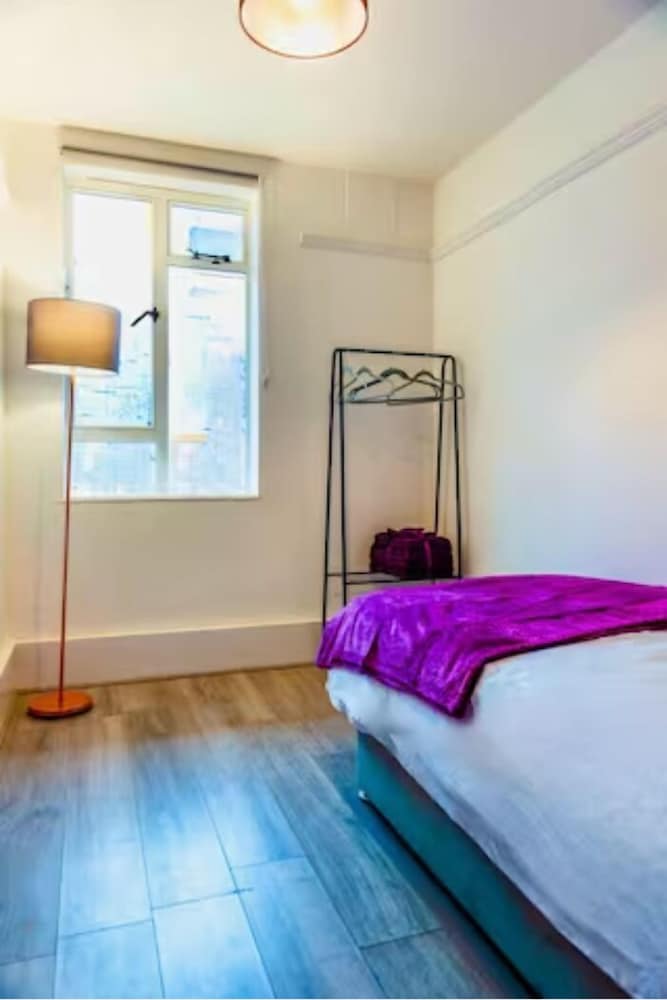 3-Bed Apartment Central London