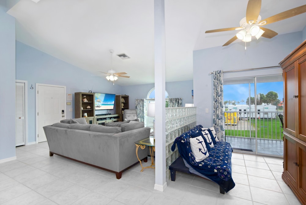 Beach Villa A