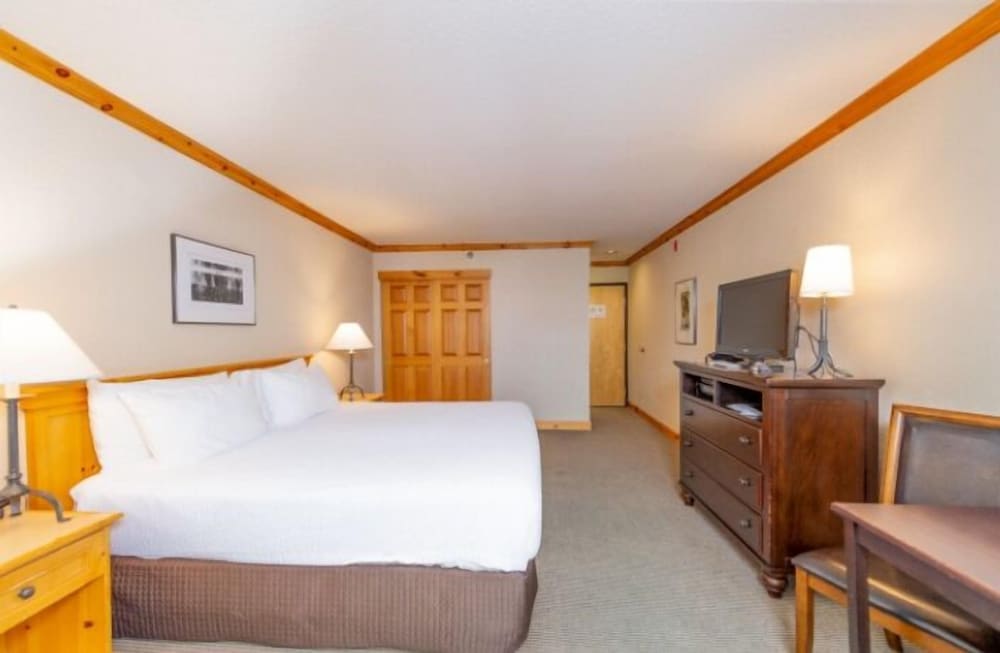 Selkirk Lodge