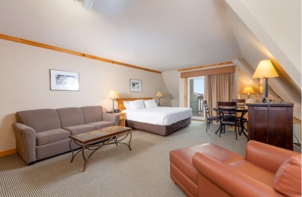 Selkirk Lodge