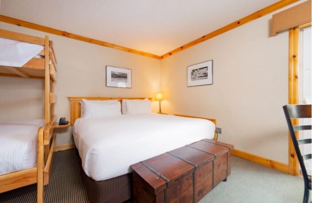 Selkirk Lodge
