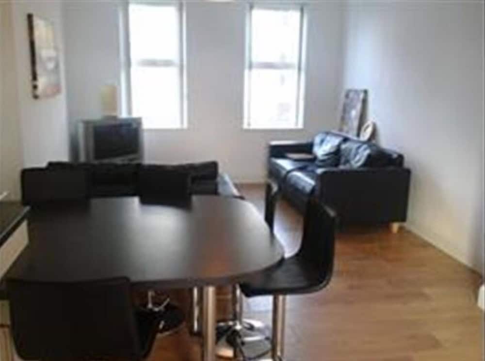 8 Enfield Street view 2