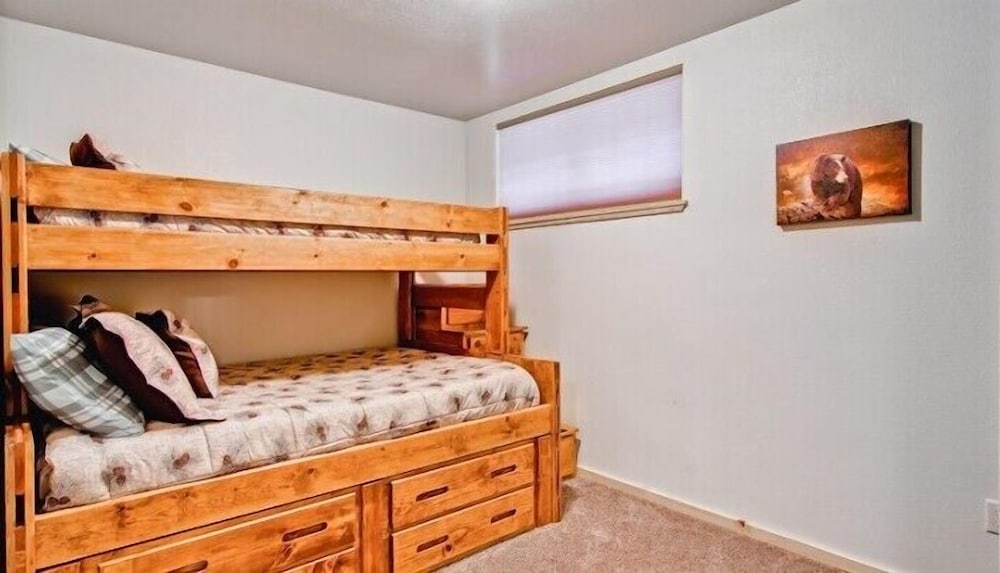 Scenic Wonder Explorer Retreat 3 Bedroom view 2