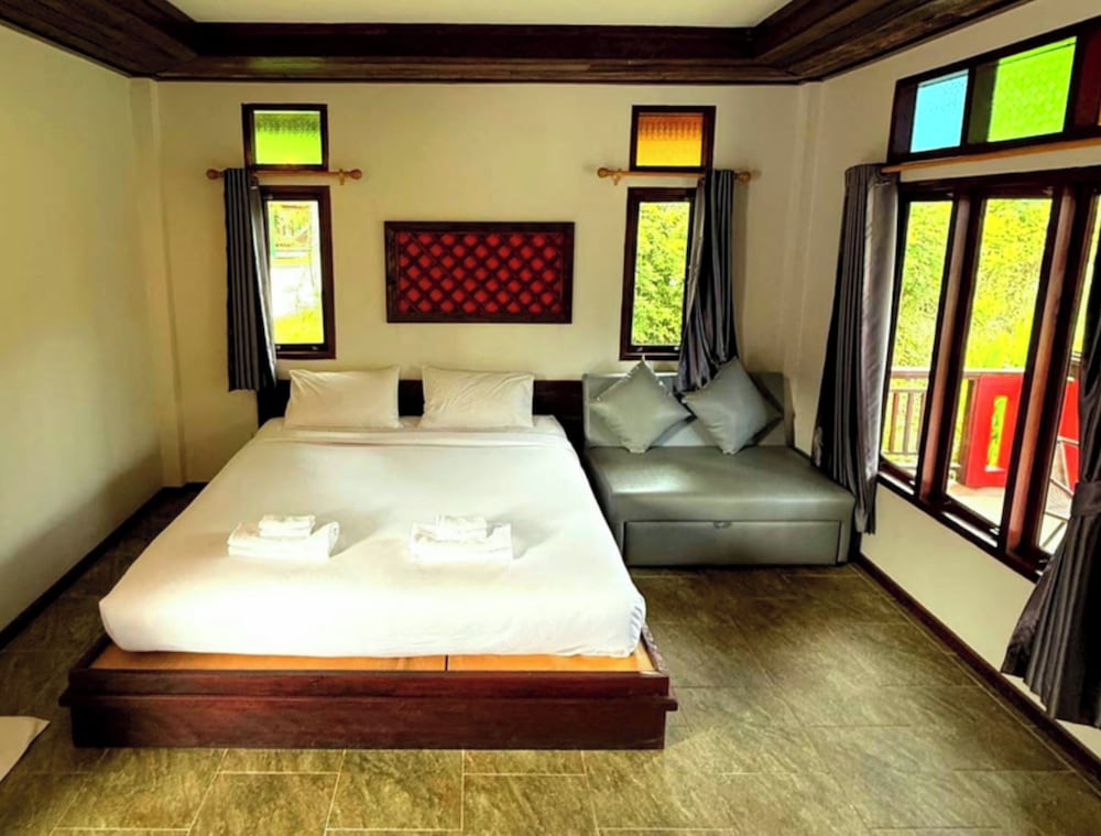 Bang Phra Resort Near Si Racha