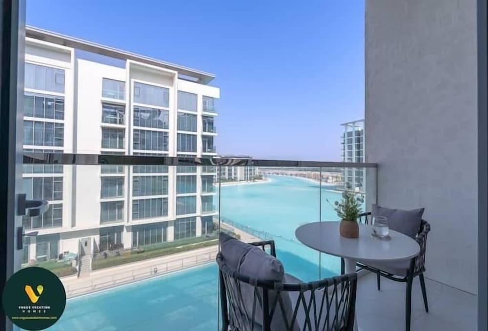 Vogue Lagoon District One Residence