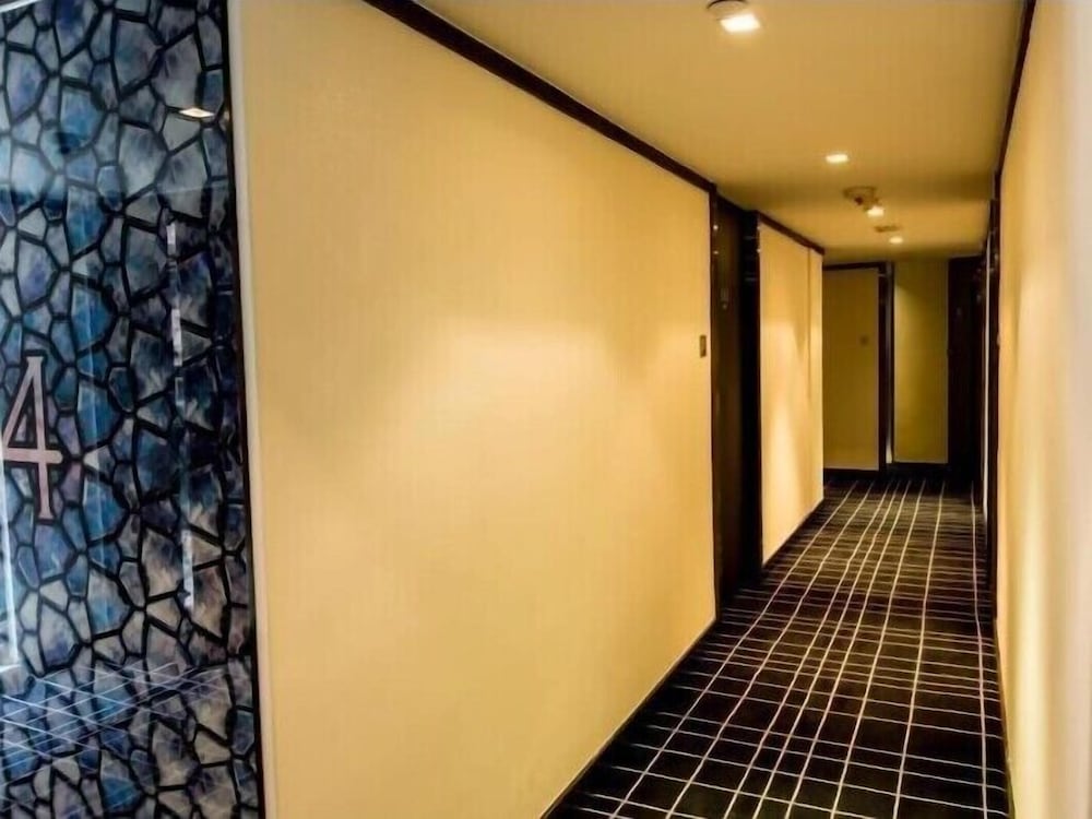 Noble Park Hotel