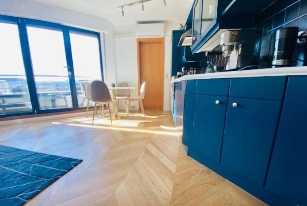 Luxury 1 bed. in Center Terrace&Parking view 5