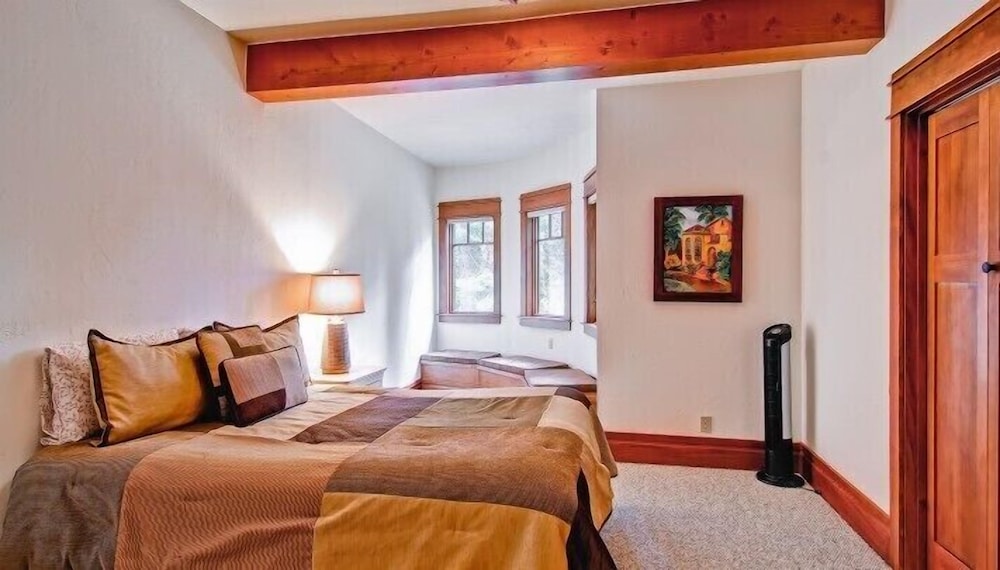Scenic Wonder Ahwahnichi Lodge 3 Bedroom view 4