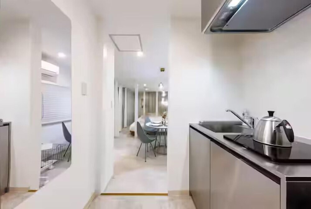 Kuromon Central Self Inn302