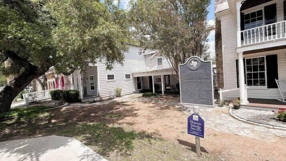The Salado Inn Kolb Suite
