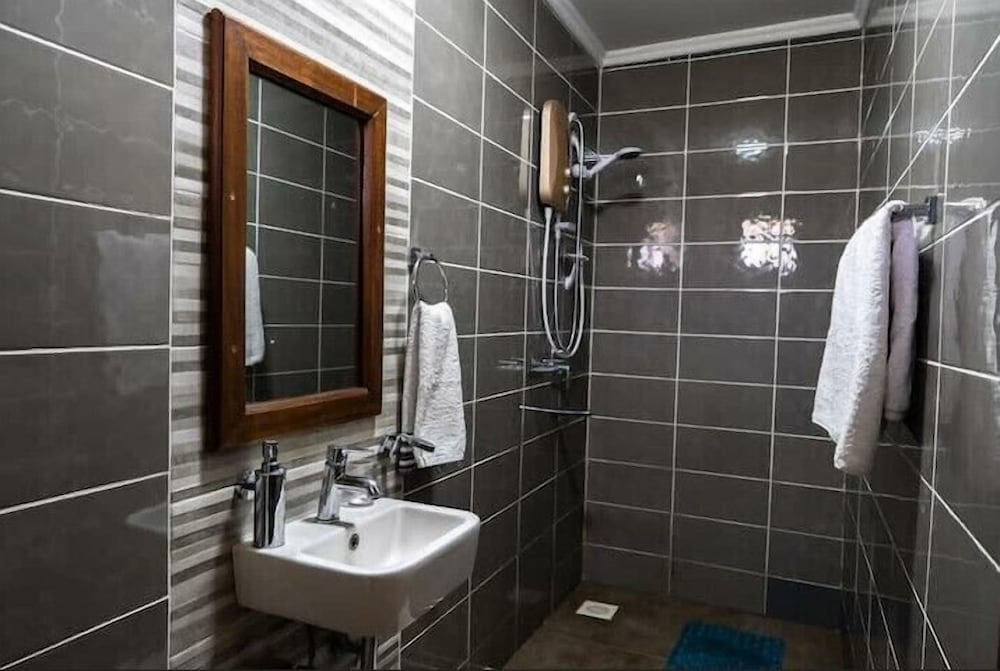 Karen Brooks View Palace 2 Bedroom Apartments