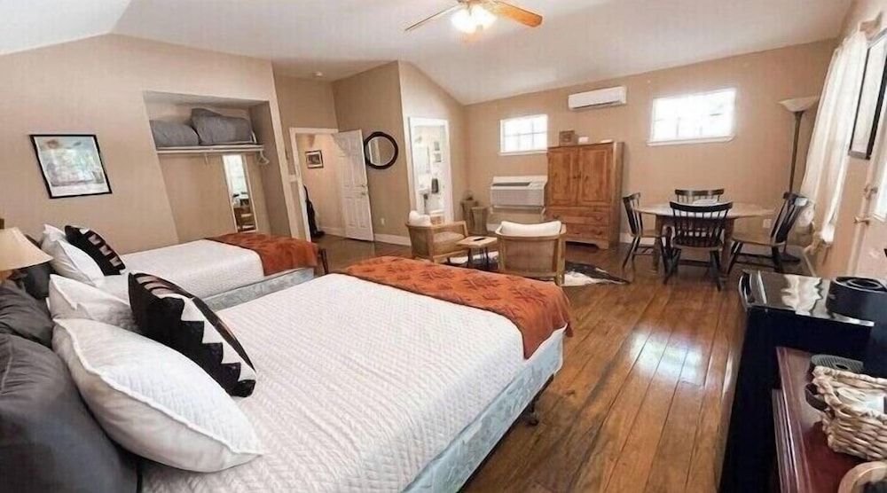 The Salado Inn Kolb Suite