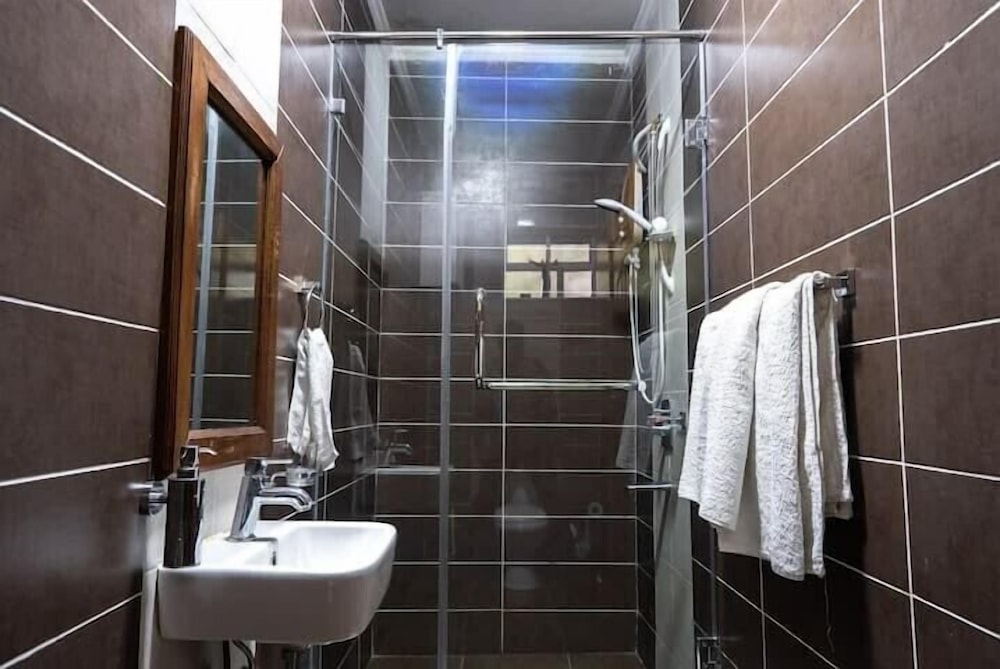 Karen Brooks View Palace 2 Bedroom Apartments