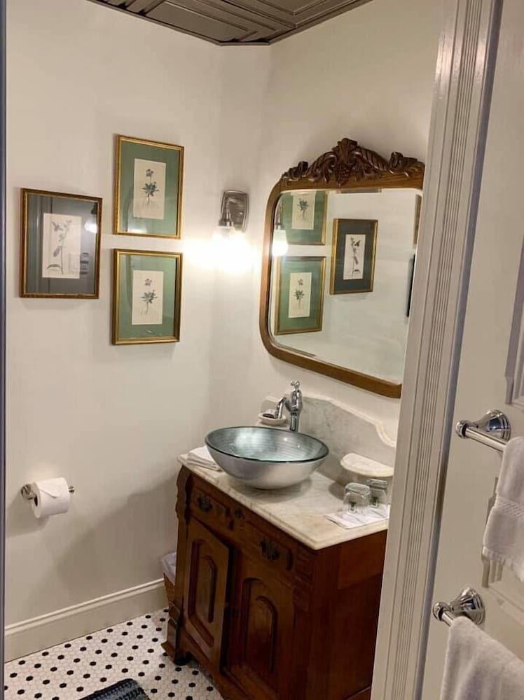 The Dolon House Bed and Breakfast