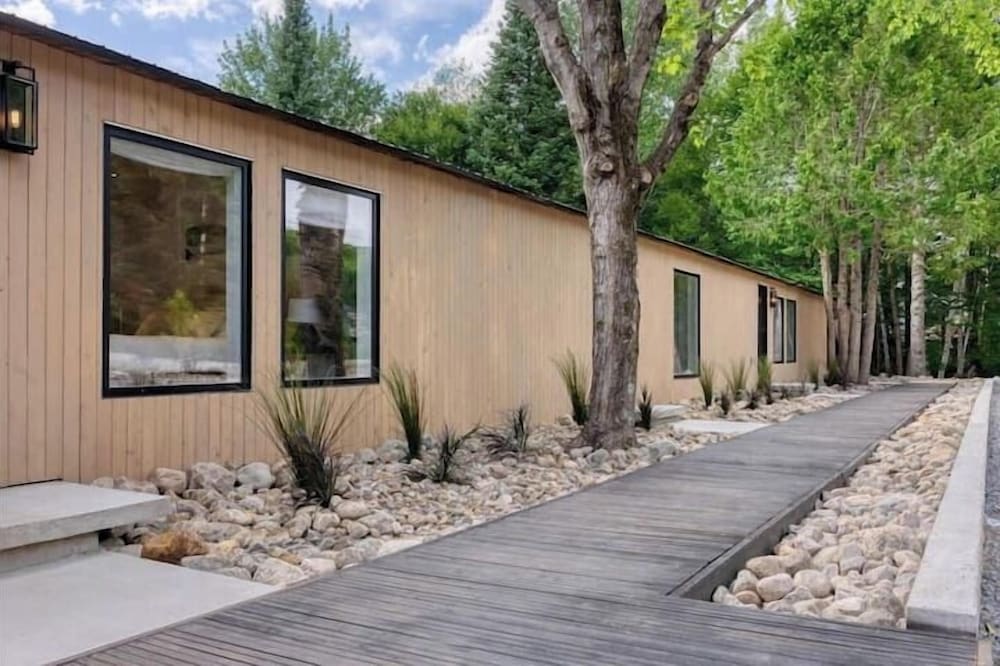 Le Marbella Cabin Resort